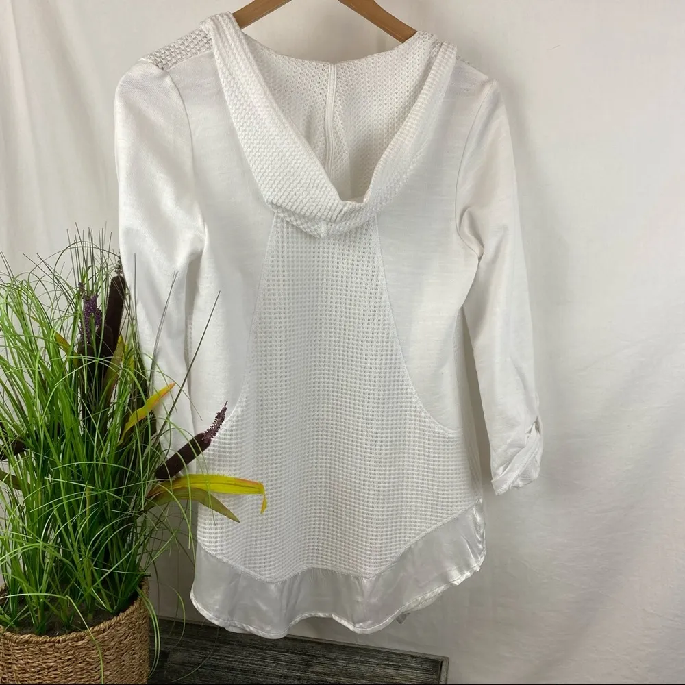Chico’s White Satin Ruffle & Woven Knit Open Hoodie Cardigan Sweater 0 S - Image 3