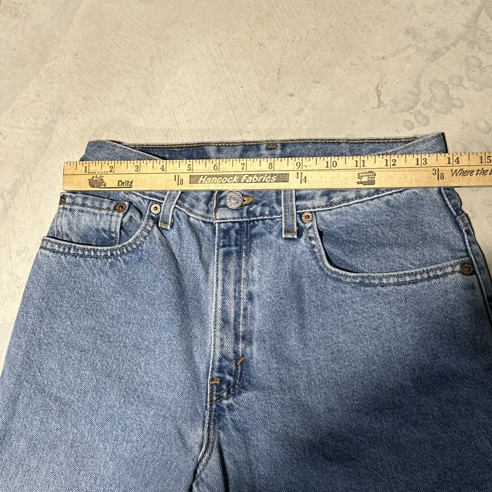 Vintage Levi's 550 7 Jr S Relaxed Fit Tapered Leg 26x30 Denim Y2K 90s Light Wash - Image 13
