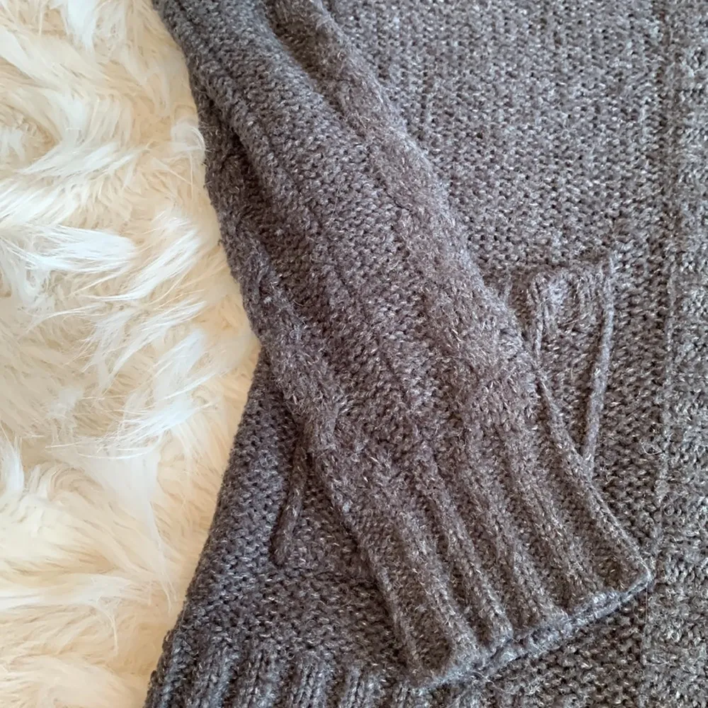 Billabong Charcoal Chunky Knit Front Button Cardigan Sweater Size Medium - Image 10