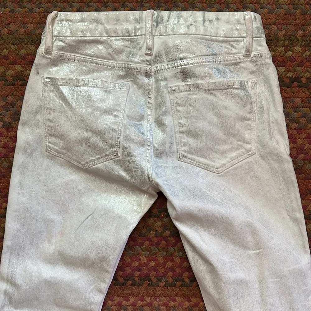 NWOT FRAME WHITE SILVER FOIL LE CROP MINI BOOT JEANS CHROME BLANC - Image 4