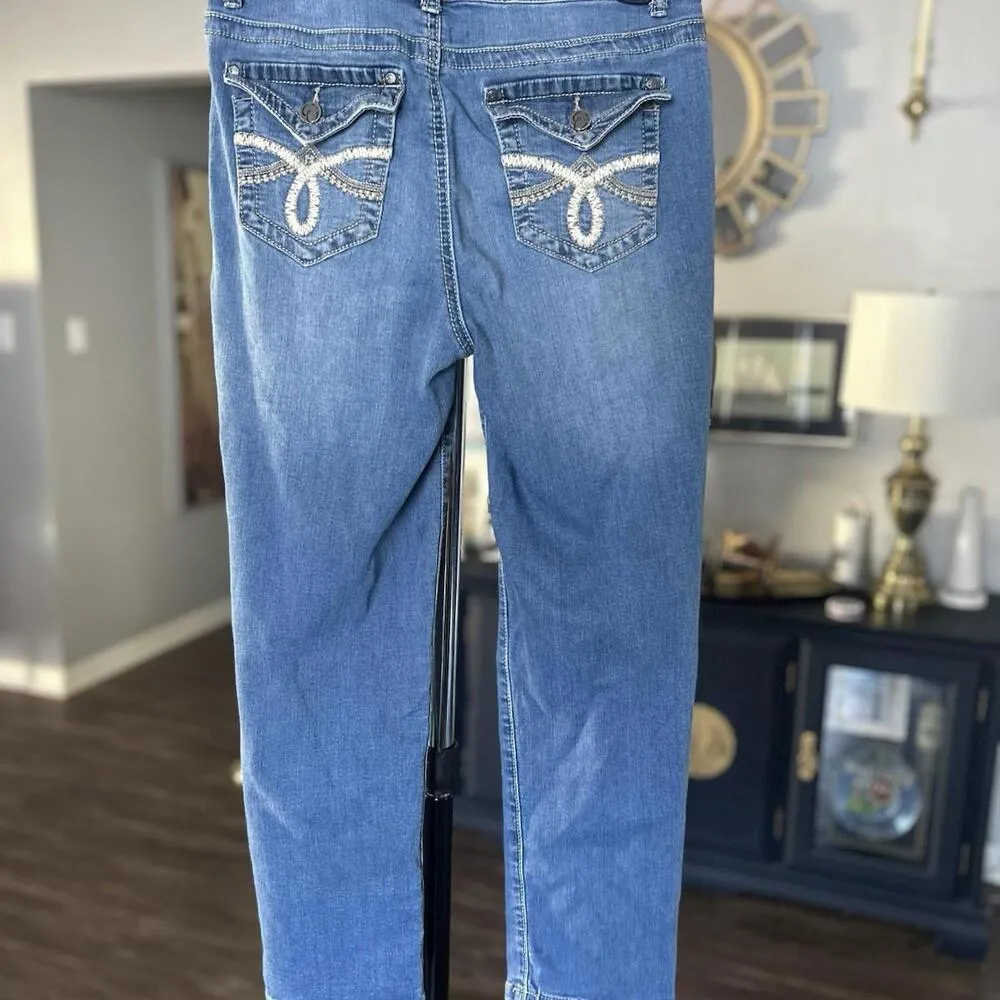 Earl Jean Women’s Size 8 Studded Jeans - Image 2