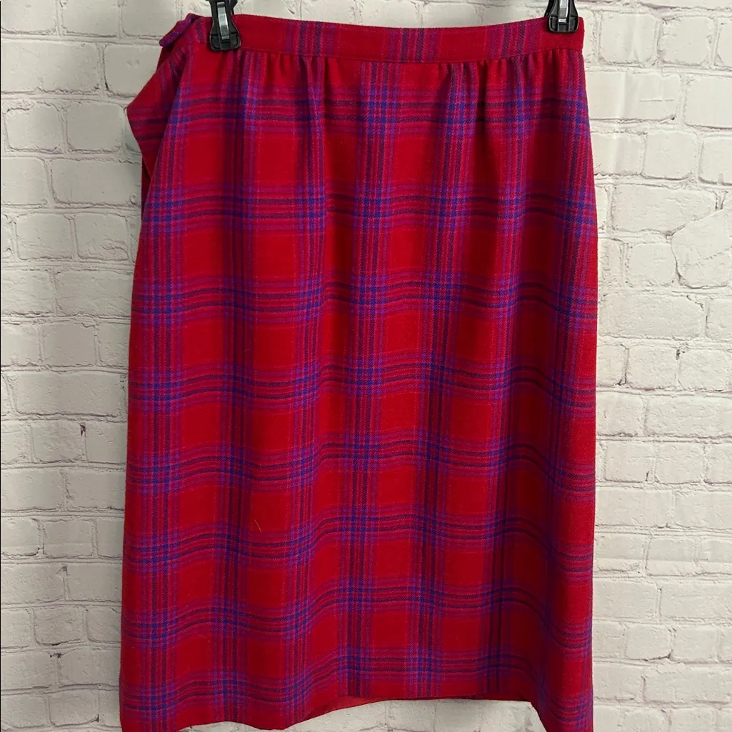 Vintage Pendleton red plaid virgin wool pencil skirt old money size 10 preppy - Image 2