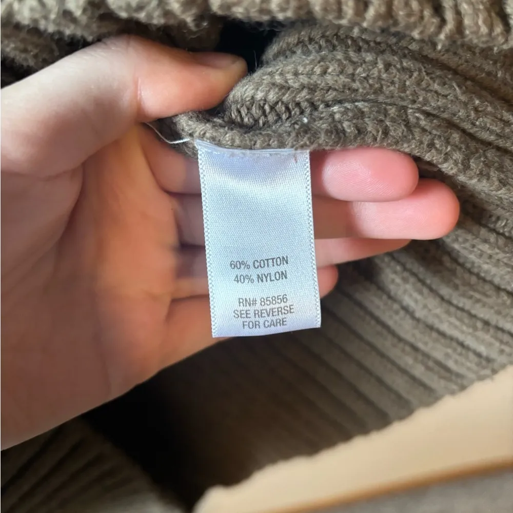 Heavy Knit Olive Green Sweater - Image 7