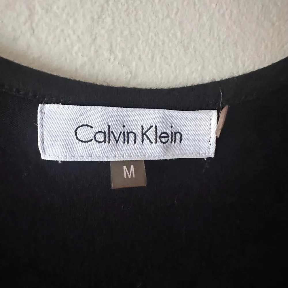 Calvin Klein Abstract Print Tank Top with Sequin Hem Size M - Image 5
