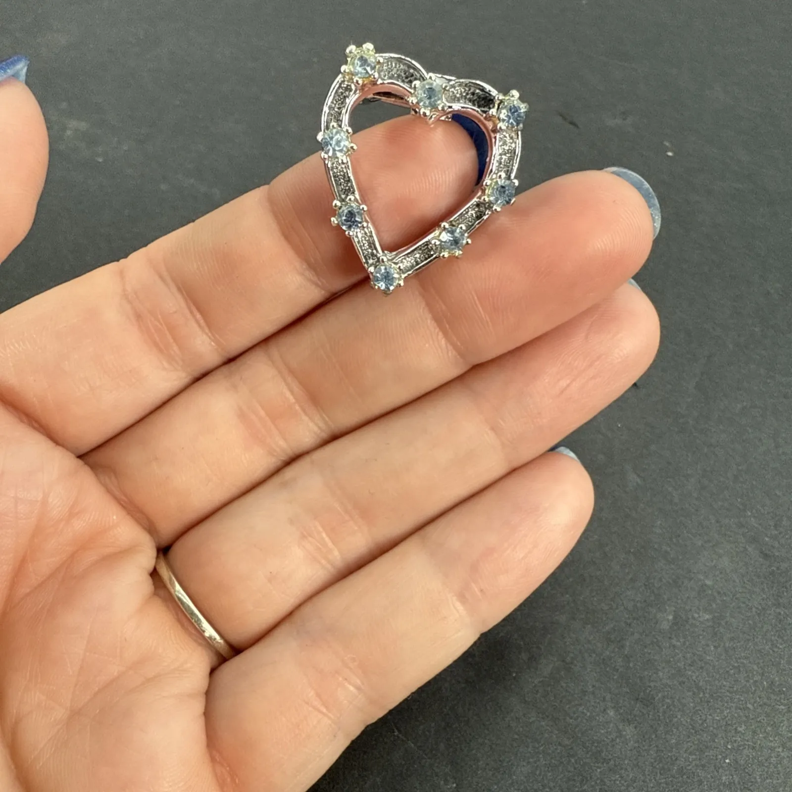 Vintage brooch Heart Blue Rhinestone silver tone vintage 1950s for collection!!! - Image 6