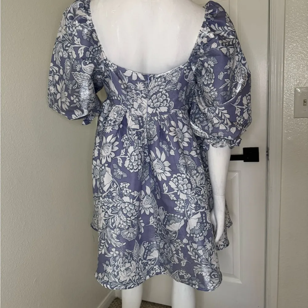 Storia square neckline, puffed sleeves, and a purple and white floral Size L.#85 - Image 6