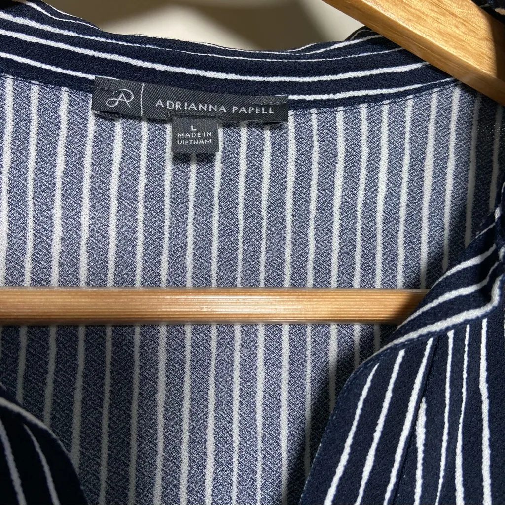 Adriana Papell Collared V Neck Knit Top Blouse Quiet Luxury Office Long Sleeve L - Image 6