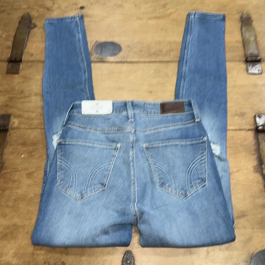Woman’s Hollister Distressed Blue Jeans Size 0R - Image 2