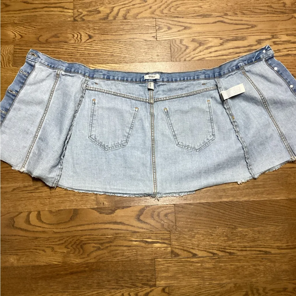 Forever 21 denim mini skirt. Size 28 - Image 6