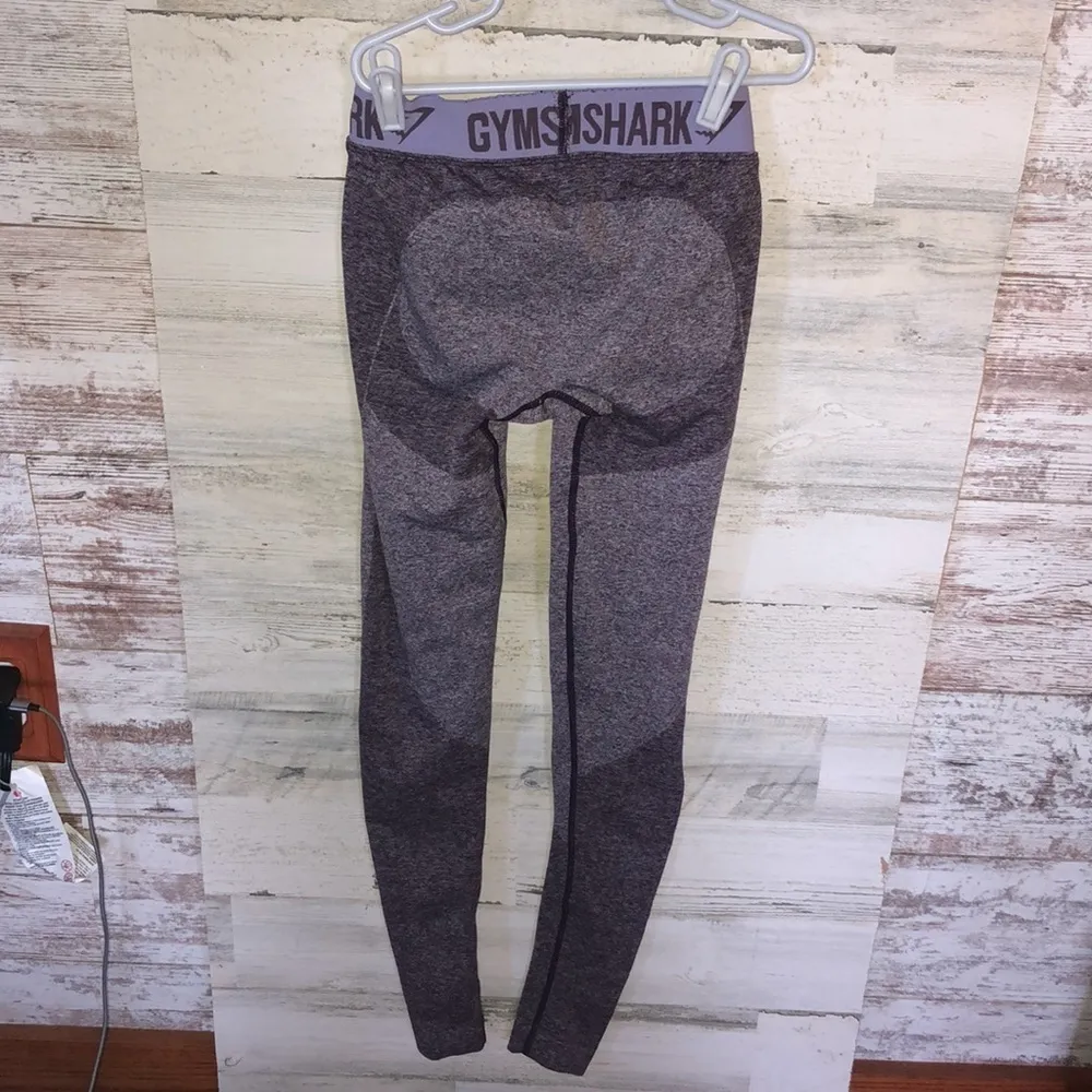 Gymshark Dry Moisture Management Flex Leggings purple and gray leggings size SM‍ - Image 4
