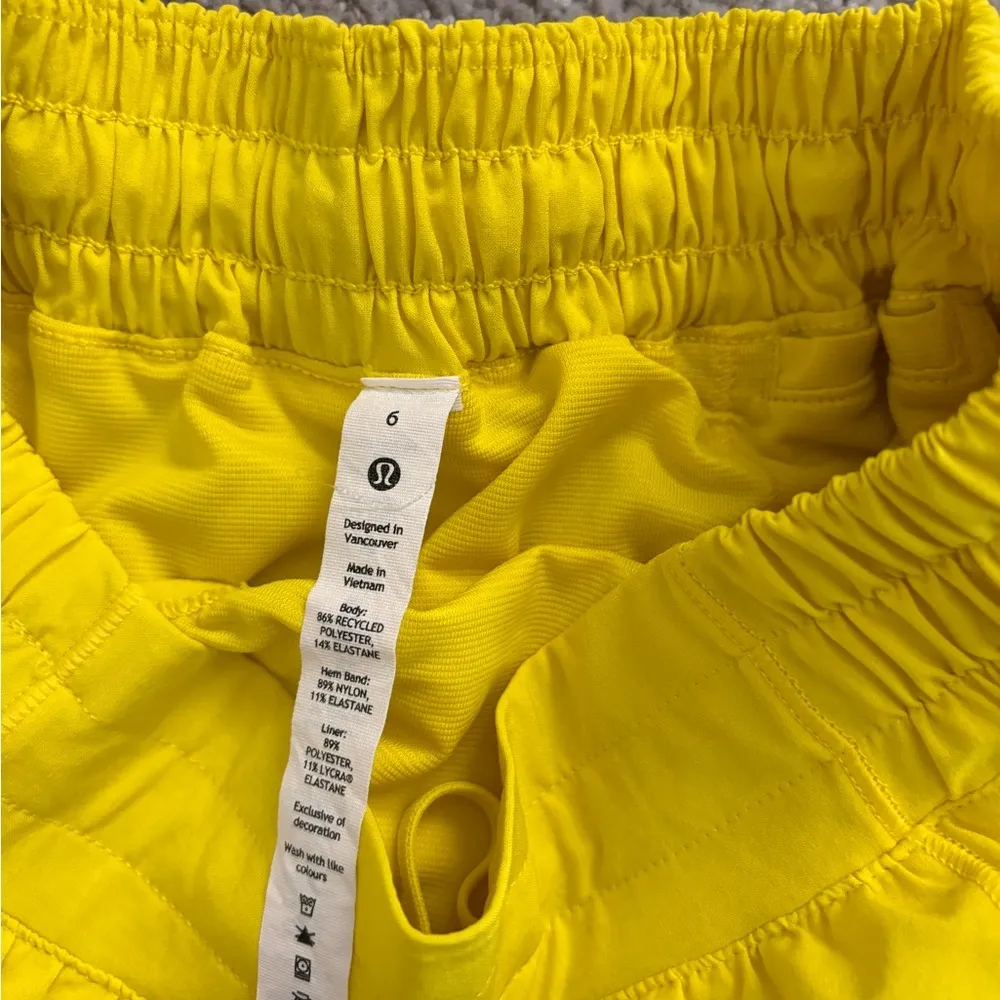 hotty hot shorts yellow - Image 2