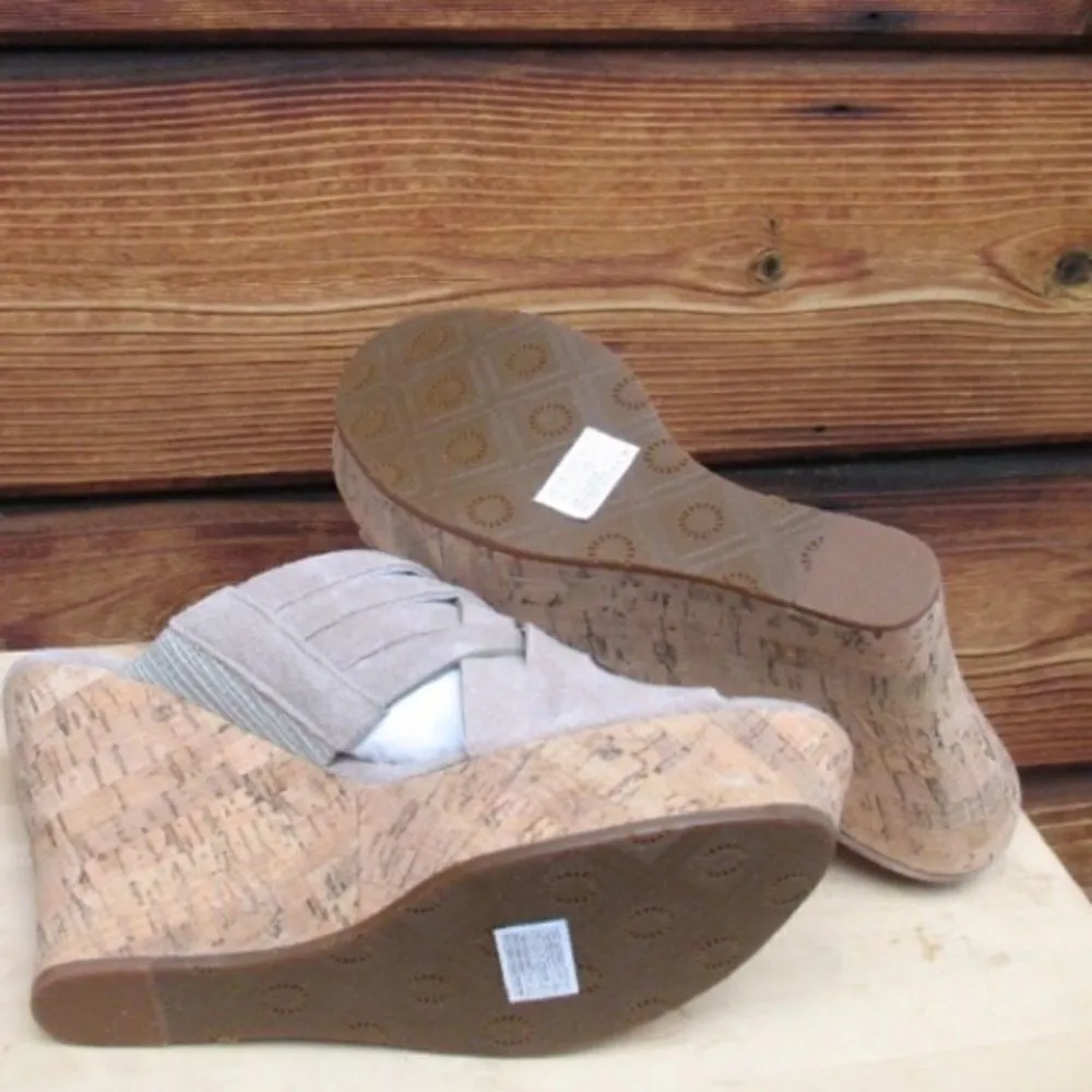 NWB UGG Tan Wedge Sandal - Image 7
