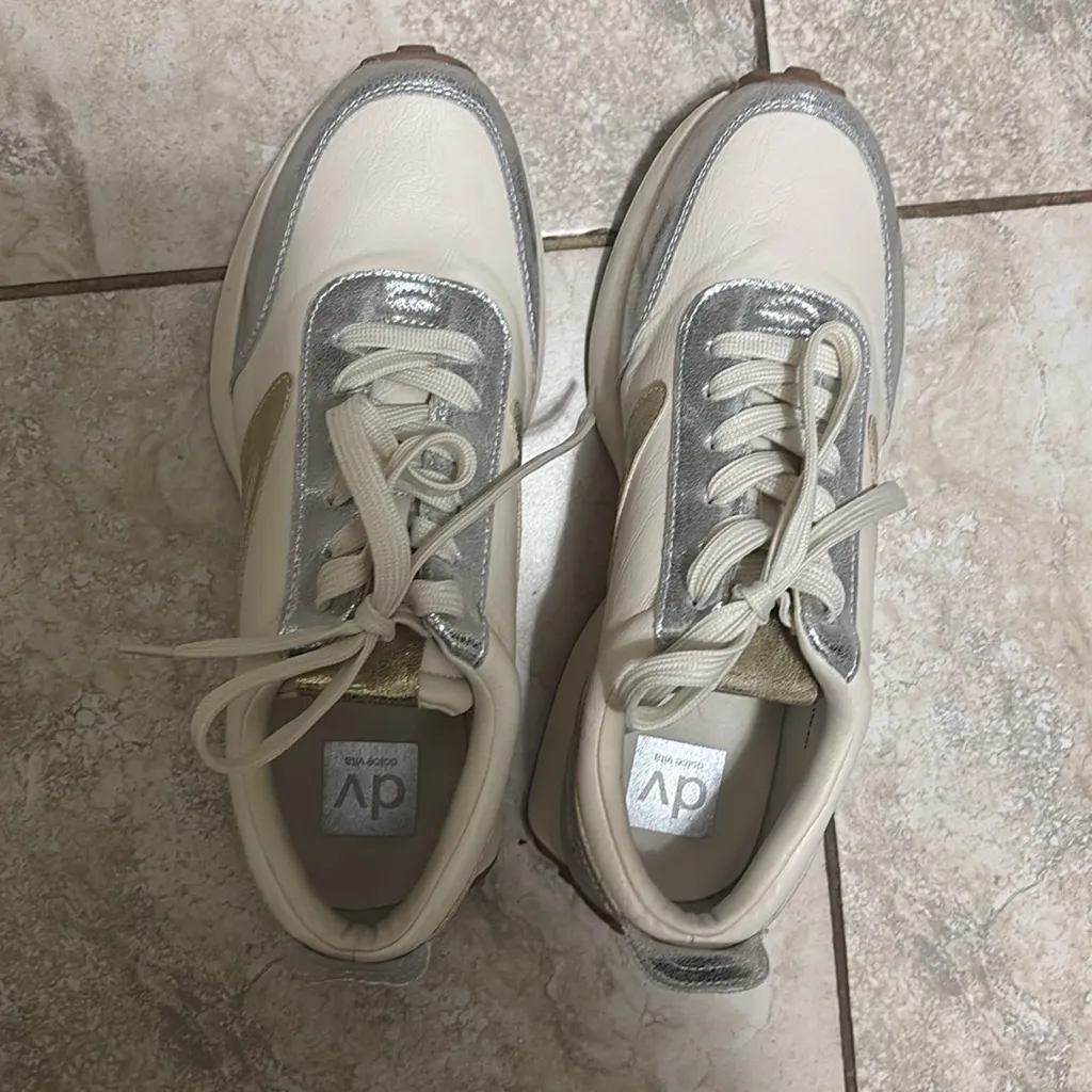 DV by Dolce Vita Silver and Cream Sneakers with Modern Design Braiden sneakers Size 10 - Image 10