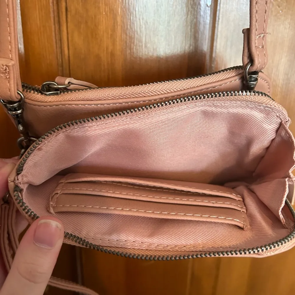 Universal Threads 🎀Light Pink Small Crossbody Bag - Image 3