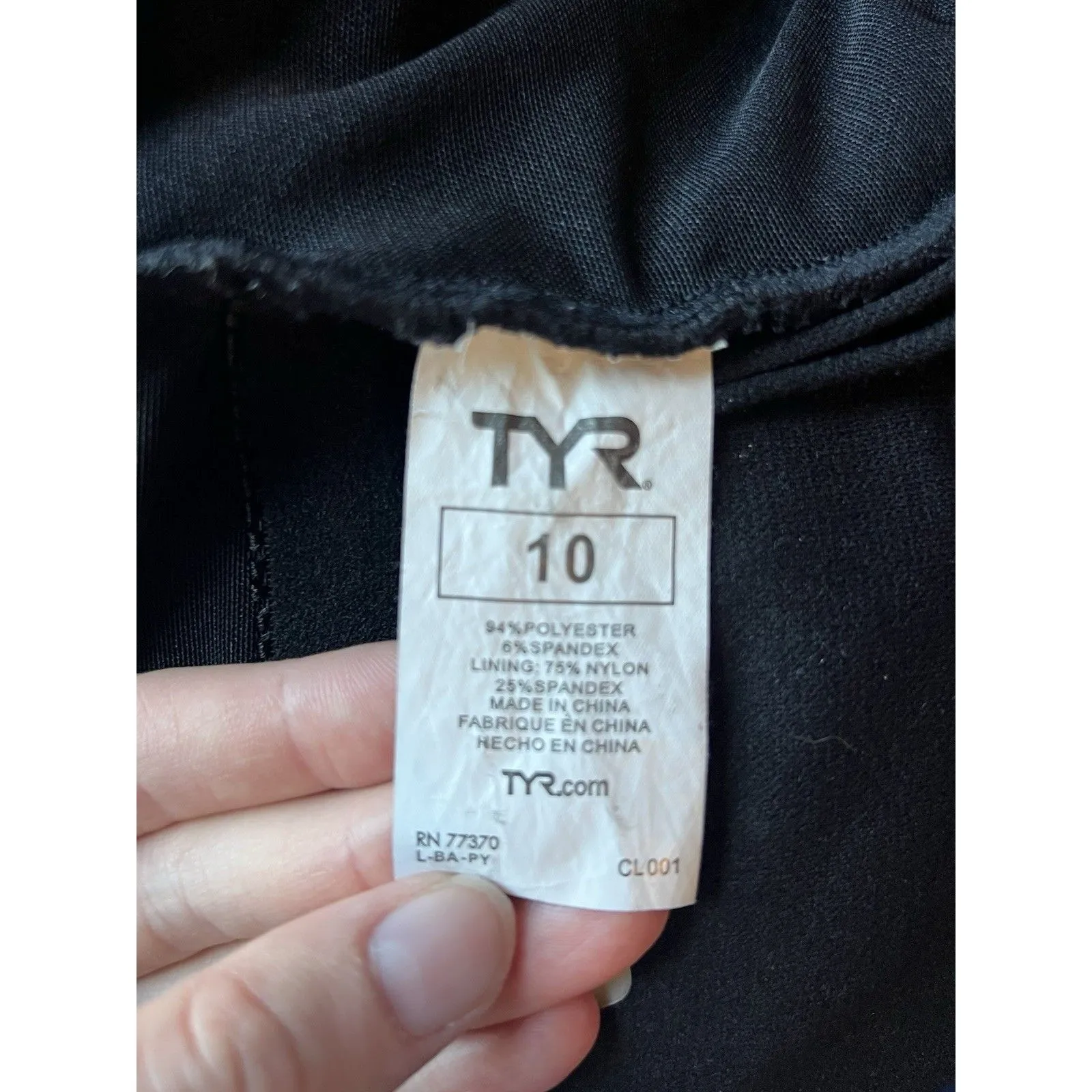 TYR Women’s Scoop Neck Black One Piece Swimsuit Size 10 Controlfit - Image 4