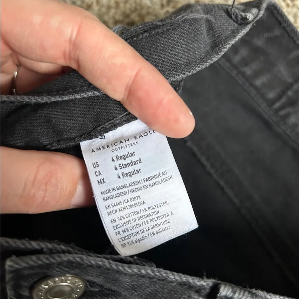 American Eagle Outfitters Black Distressed High Rise Mom Jeans Size 4 Denim - Image 2