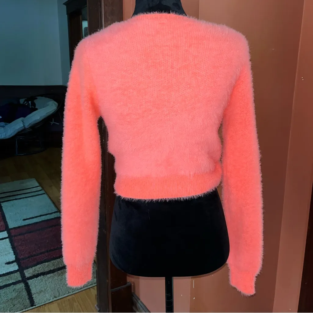 Akira fuzzy twist front crop top - Image 5