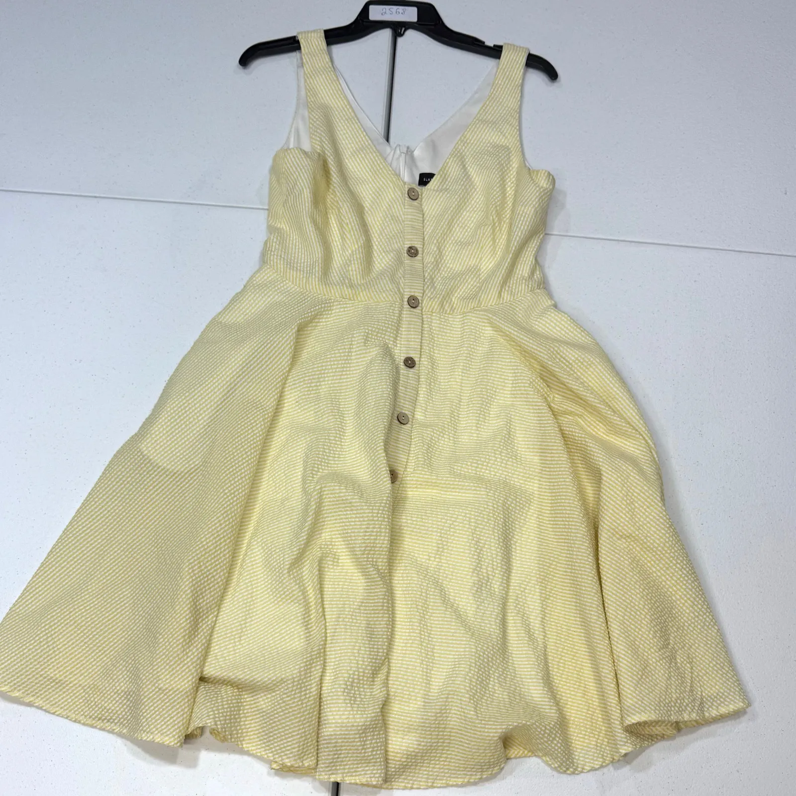 Slate & Willow Seersucker V-Neck yellow fit and flare Dress Size 8 - Image 3