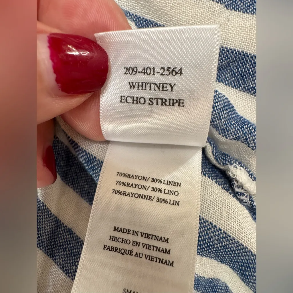 Rails Whitney Short Sleeve Button Down Shirt in Blue Echo Stripe size Small - Image 14