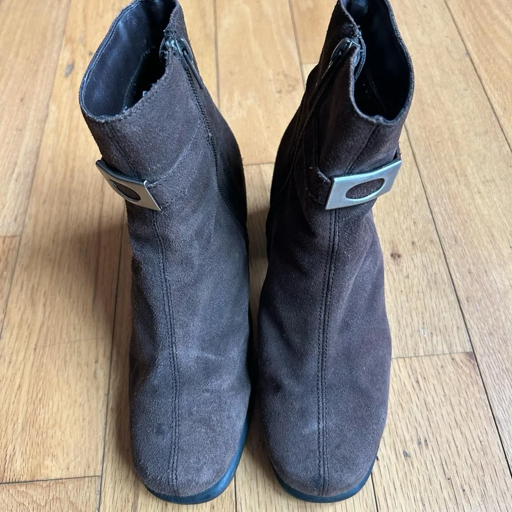 Vintage Y2k French suede brown block heeled leather boots with buckle Size 7 - Image 3