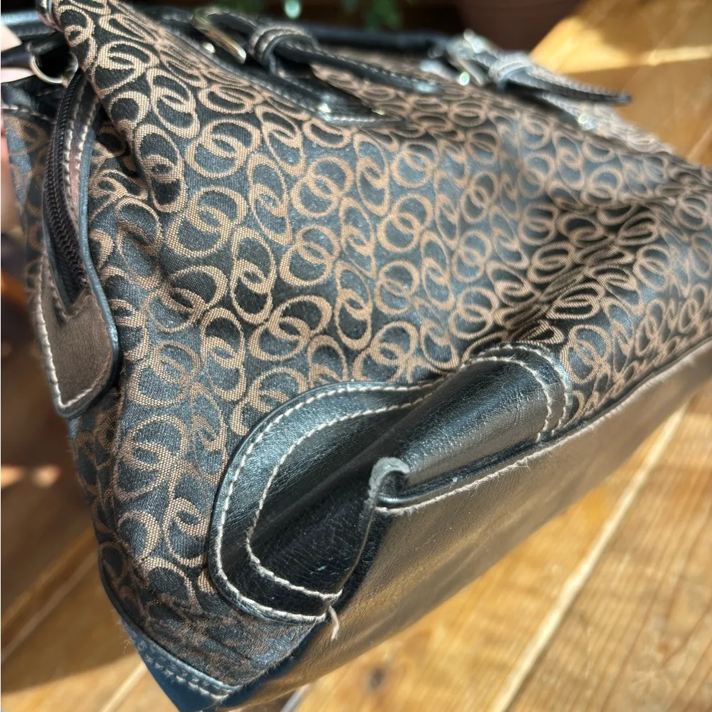 Elegant Black and Brown Handbag - Image 8