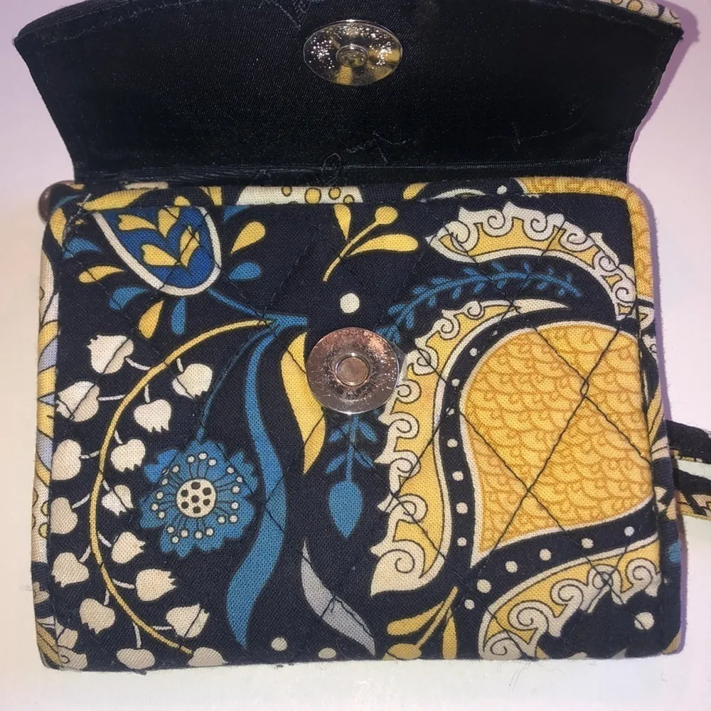 Vera Bradley Ellie Blue Paisley Small Wristlet Card Holder - Image 5