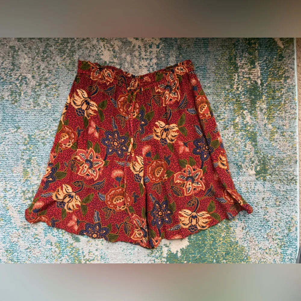 Vintage JH Collectibles silk paisley floral shorts blouse set, size 6 Red - Image 15