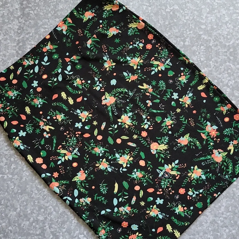 Lularoe Cassie pencil skirt size 2x - Image 7