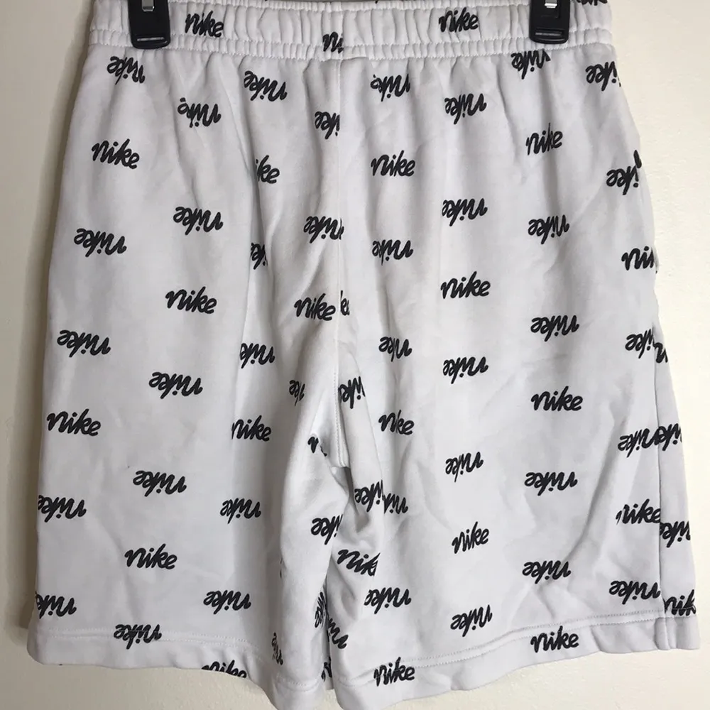 Nike club all over print ladies casual shorts size small - Image 8