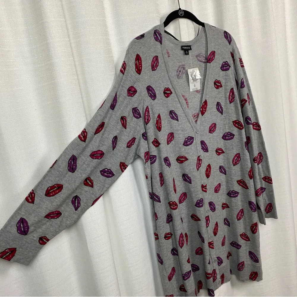 Torrid Gray Kisses Long Sleeve Slub Boyfriend Cardigan Sz.4 NWT - Image 9