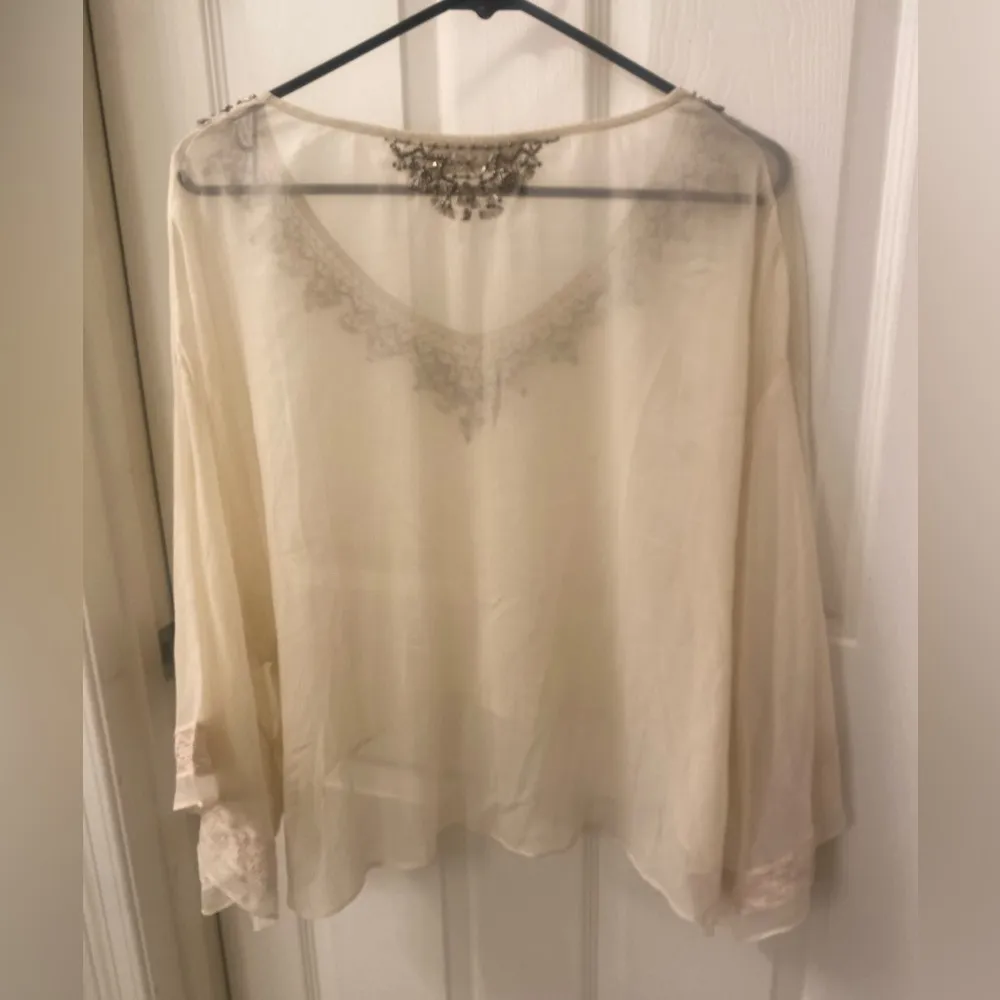 Abercrombie and Fitch Vintage Embroidered Cream Women's Top size small - Image 6