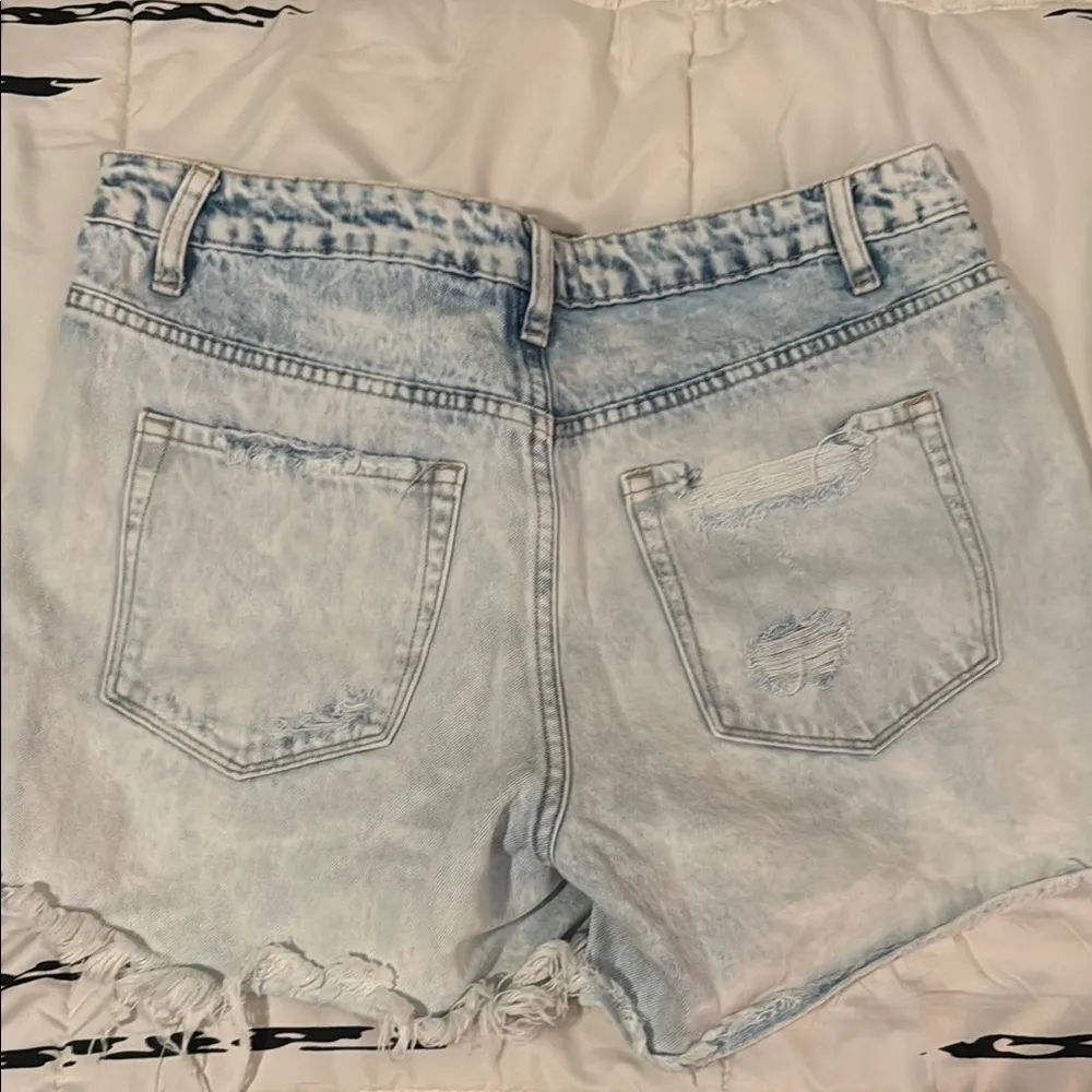 Vervet Distressed Light Blue Denim Shorts Size L - Image 4