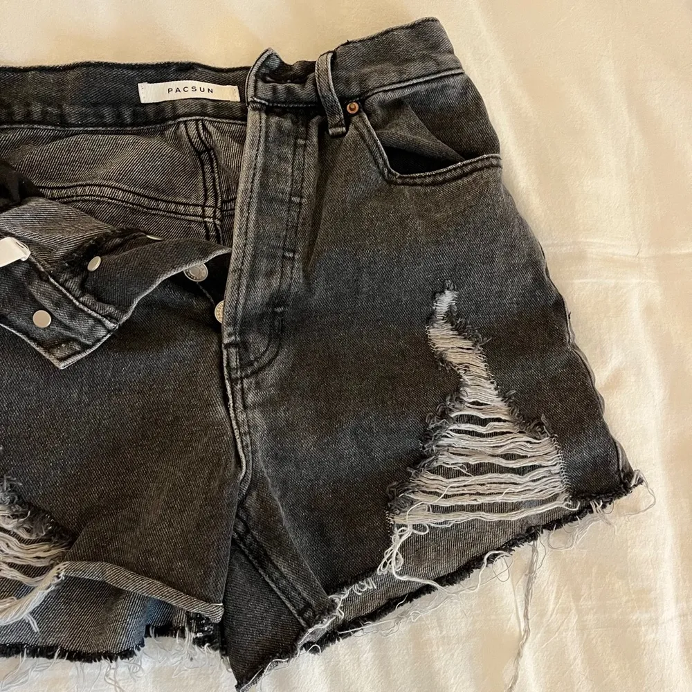 PACSUN Denim Shorts 25 Womens Black Wash Raw Hem Button Fly Ultra High Rise - Image 4