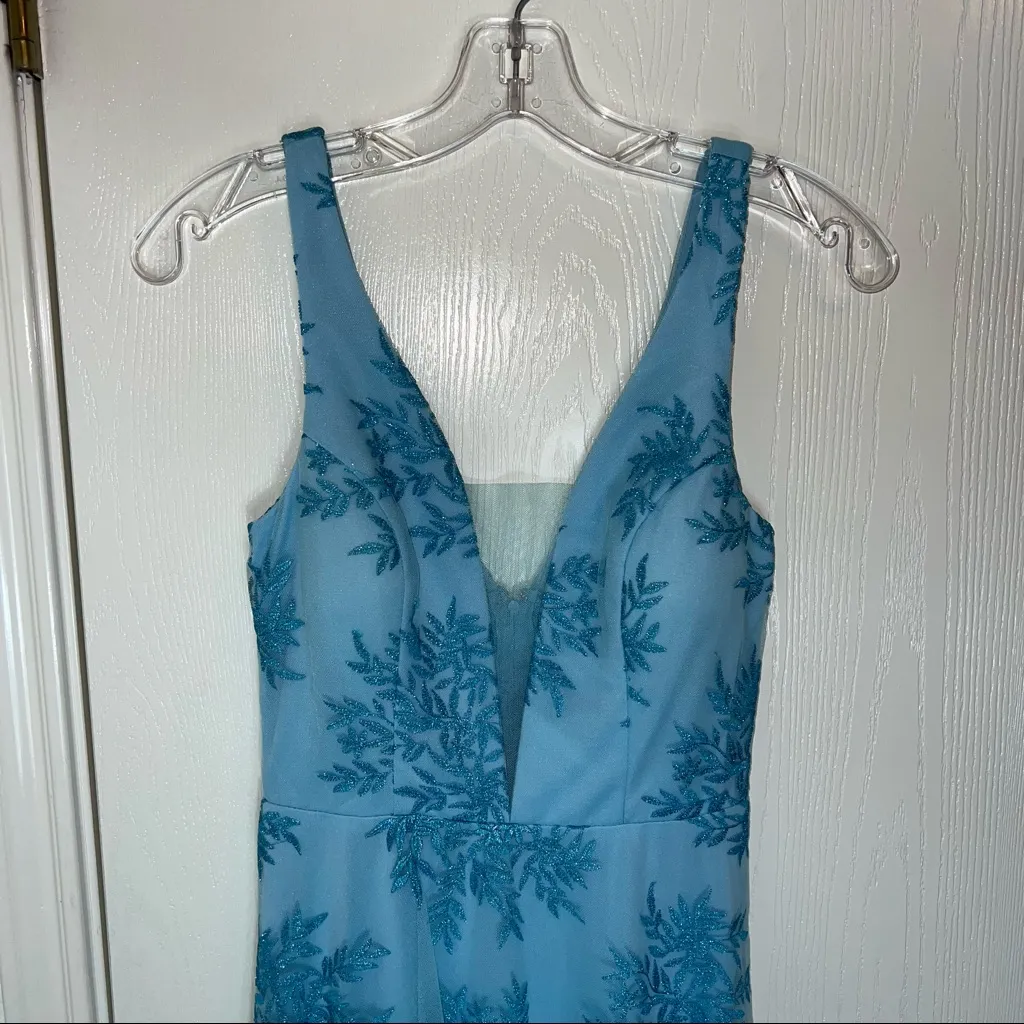 Xtraordinary Blue Floral Embroidered Maxi Dress Plunge V-Neck Formal Gown. Sz 5 - Image 2