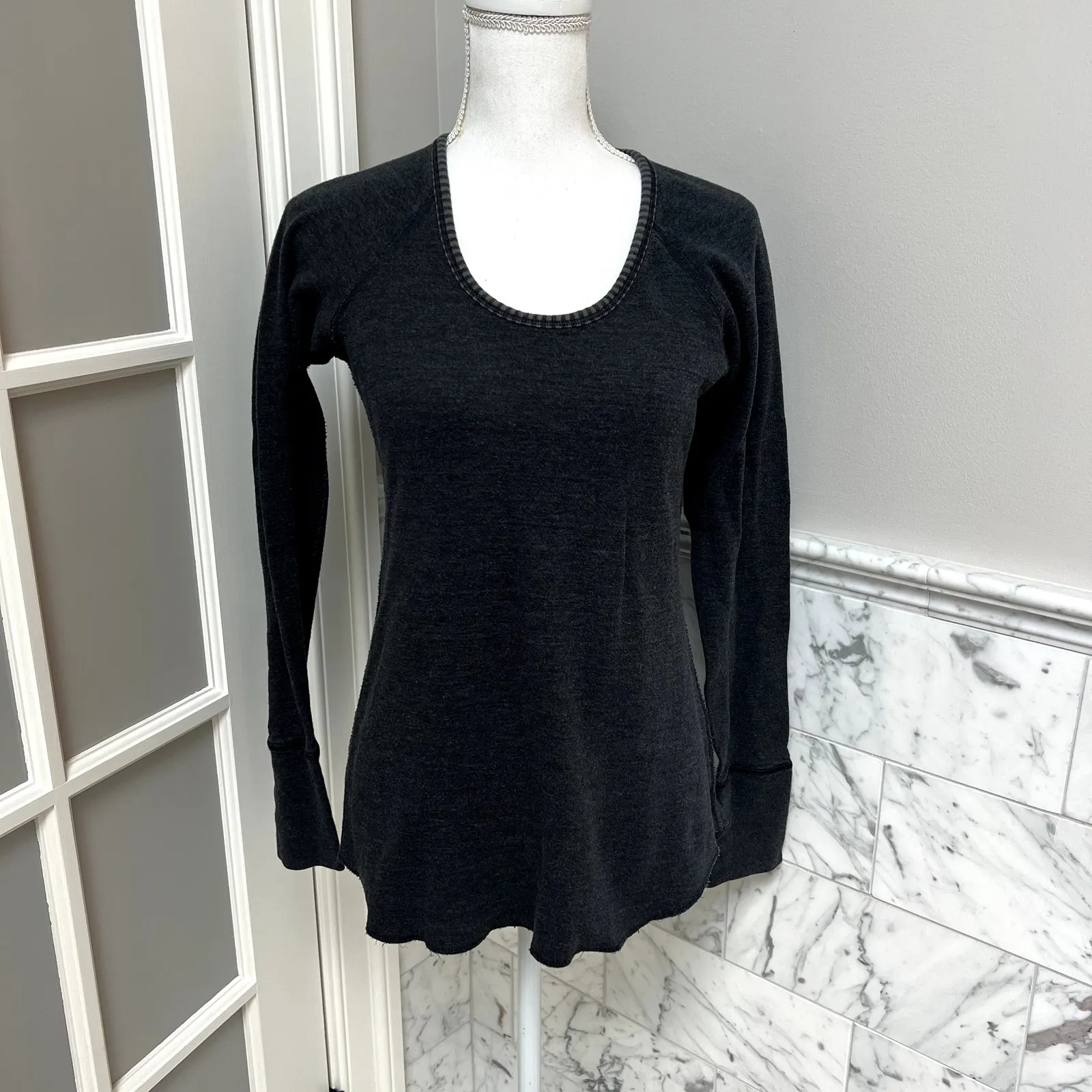 Lululemon Open Your Heart Long Sleeve Black Heather Gray Size 8 or 10 - Image 3