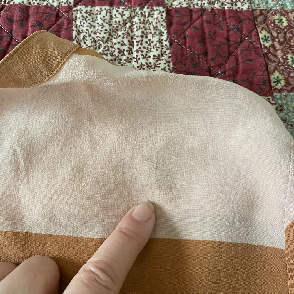 Fossil neutral striped Crew Neck silk  Blouse classic preppy timeless Old Money - Image 13