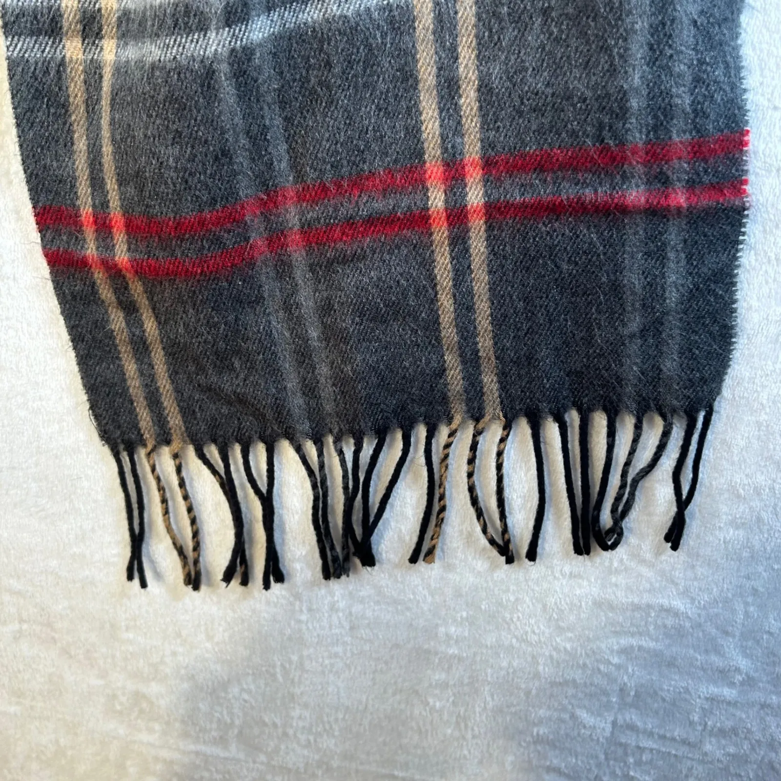 Steve Madden Plaid Scarf Acrylic Wool Blend Fringe Made in Italy Gray Red Tan - Image 3