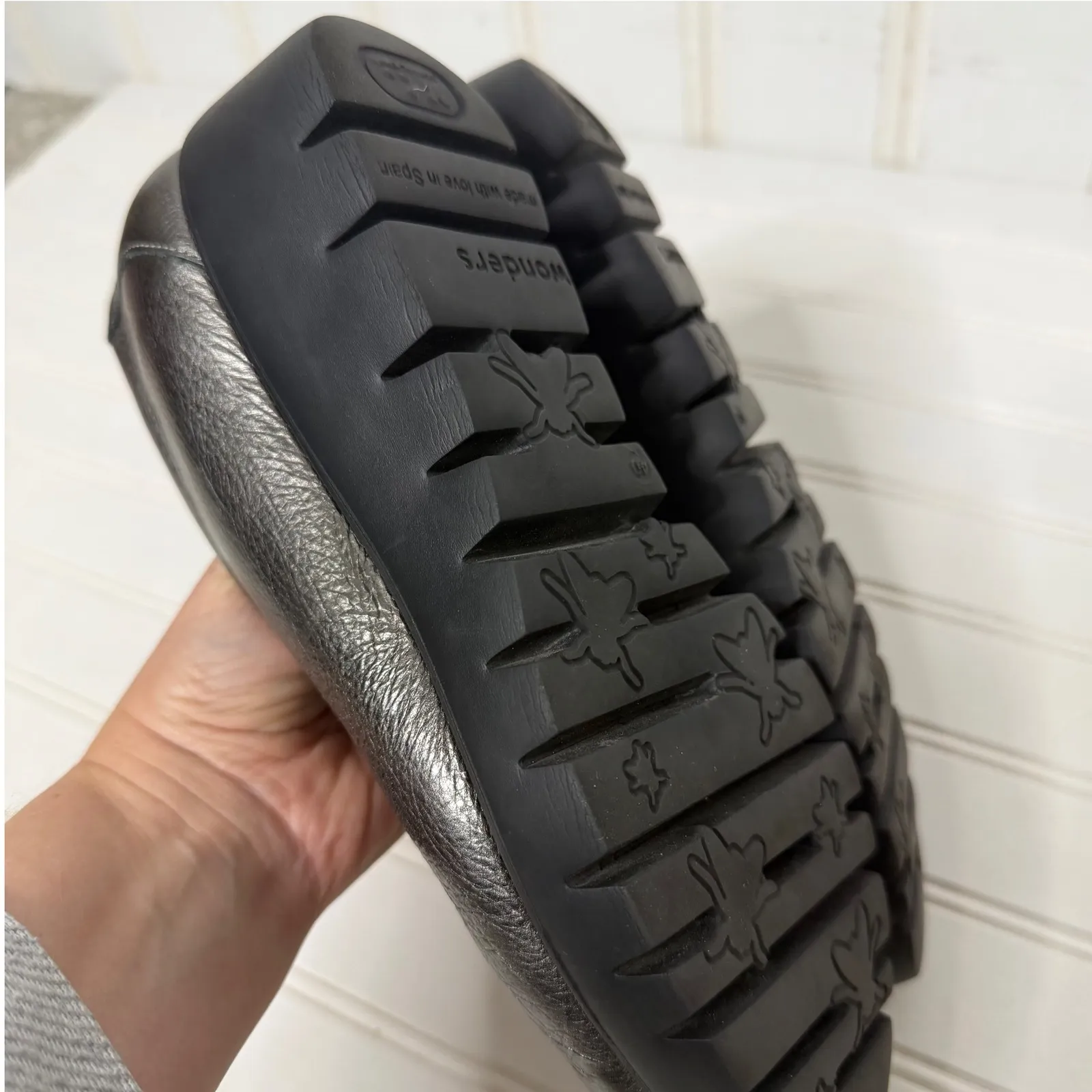 Wondersfly Metallic Pewter Leather Wedge Slip On Shoes Women Size 8.6 Silver - Image 12