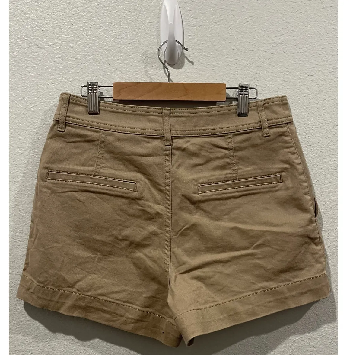 H&M Beige Shorts  - Image 4
