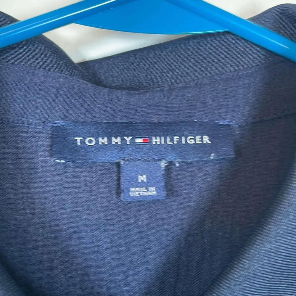 Tommy Hilfiger Navy Blue Collar Button Down Blouse Size Medium EUC #2892 - Image 5