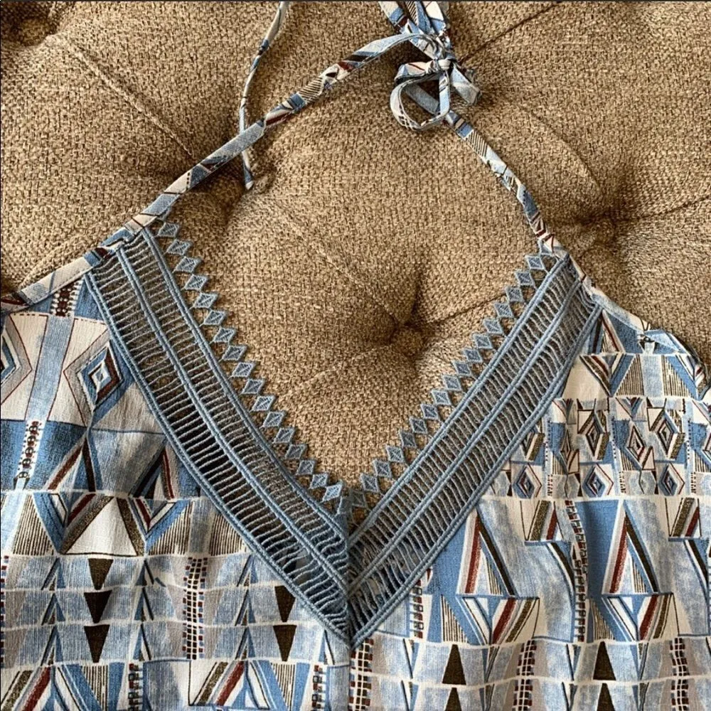 ‎Geometric Patterned Trapeze Halter Top - Image 11