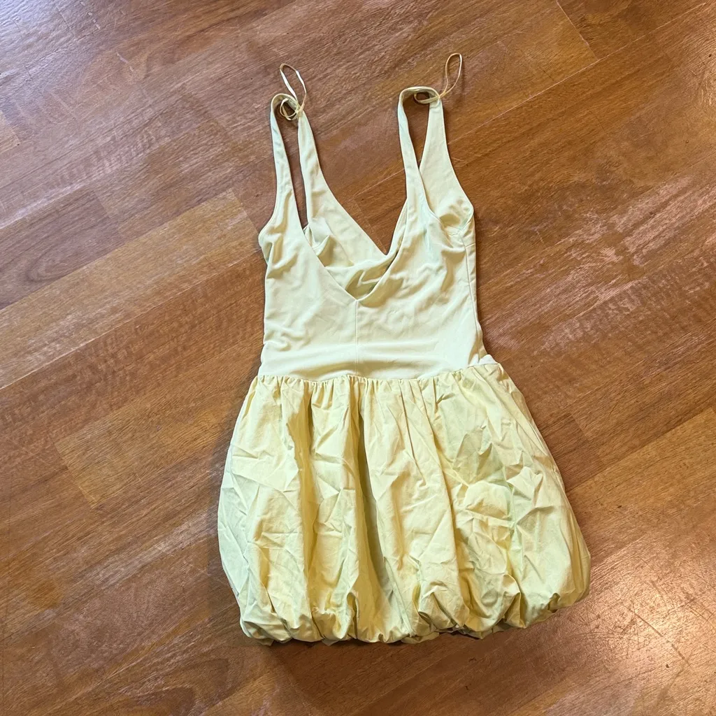Zara Light Yellow V-Neck Dress - Image 3