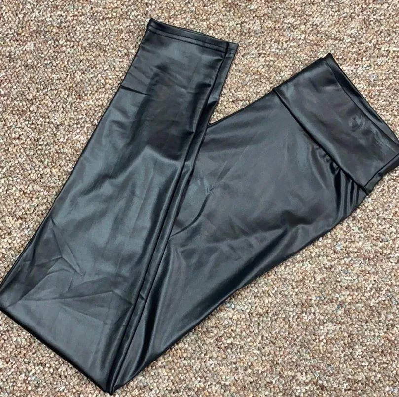 Faux leather black leggings. Size medium. - Image 2