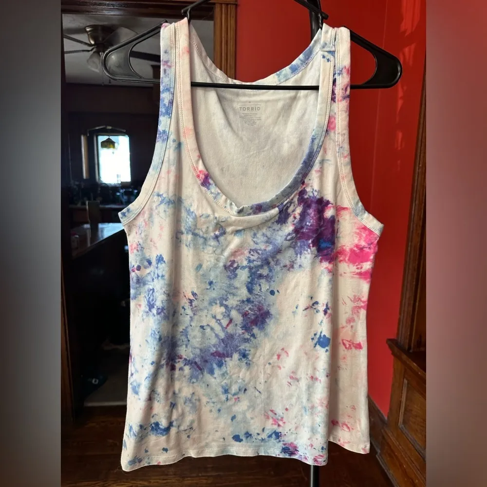 TORRID NWOT Foxy Scoop Neck tie dye Racerback tank, size 0/ 12W - Image 6