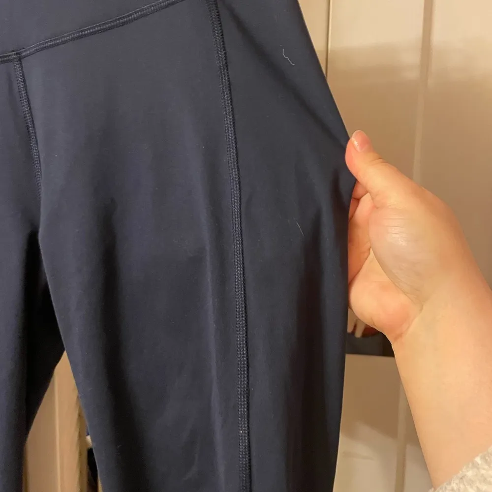 ALL IN MOTION NAVY BLUE 7/8 LEGGINGS - Image 5