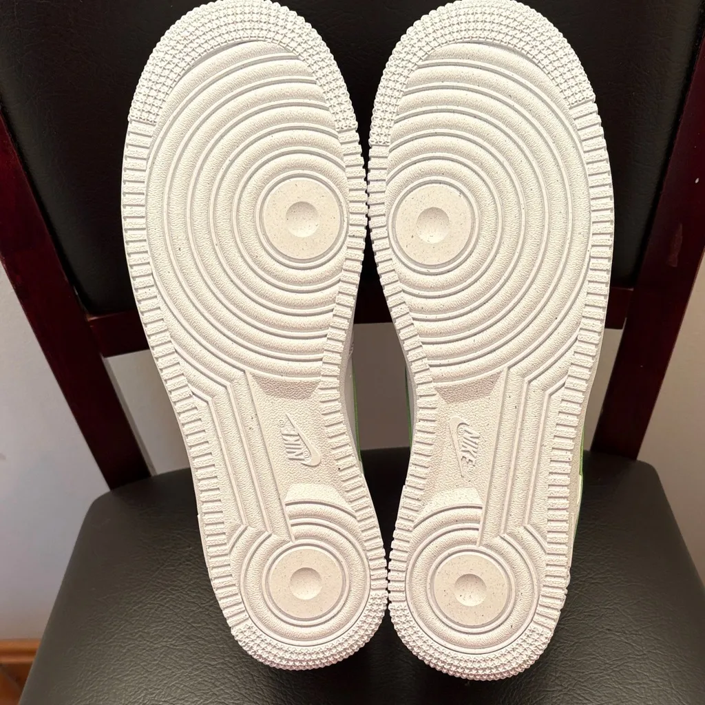 New Nike Women’s Air Force 1 White Sneakers with Green Size 9Accents - Image 6