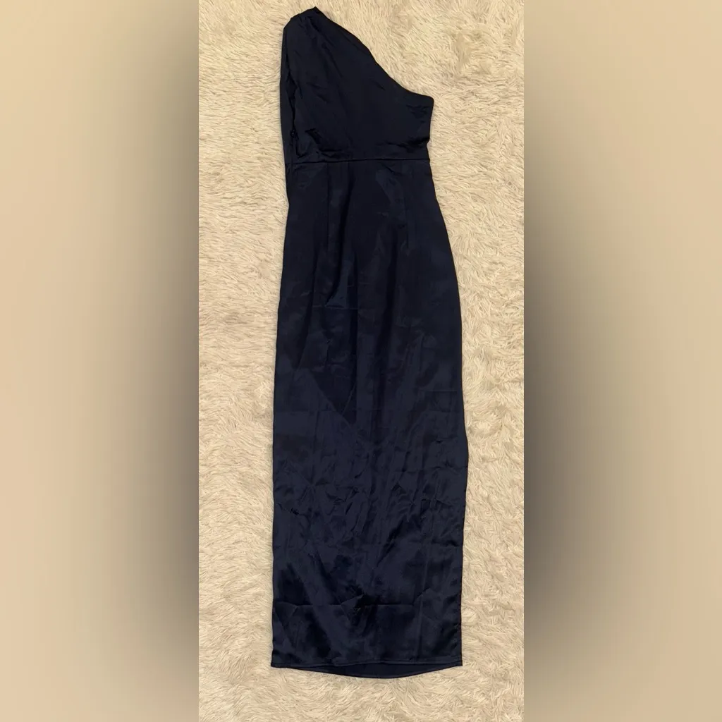 NEW Petal & Pup Nadia One-Shoulder Satin Maxi Navy Dress sz 8 - Image 5
