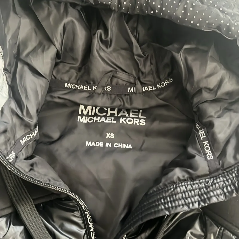 Michael Kors Puffer Hooded Vest, Zip Front, Black Size XS New w-Tag Retail $150 - Image 8