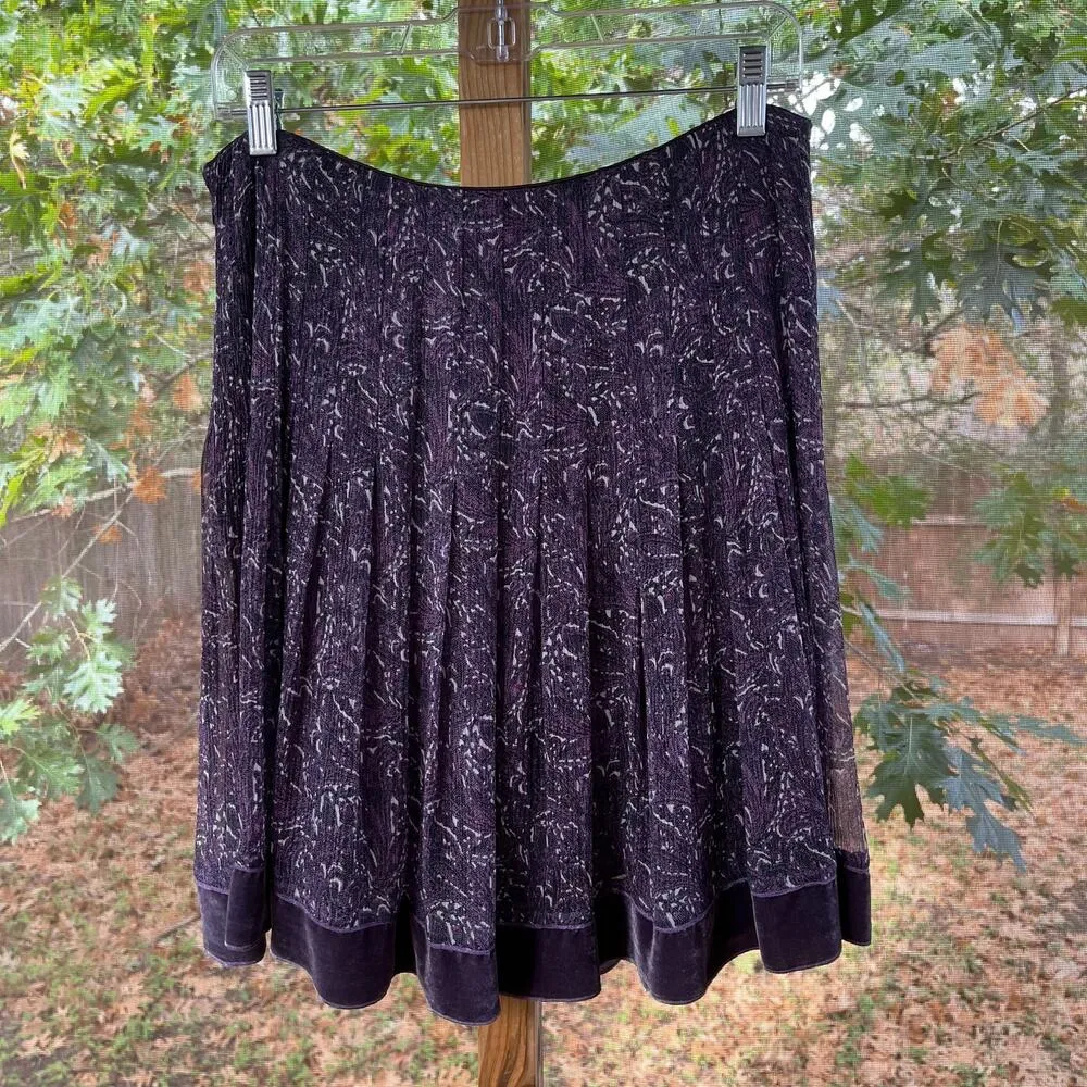 Gianni Bini Molly Skirt 100% Silk Violet Velvet Trim Mini Pleated Size 8. NEW - Image 2