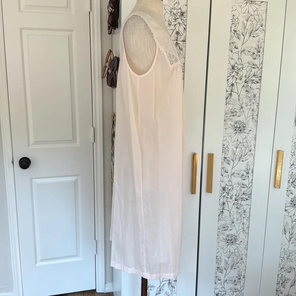 Vintage Vanity fair floral embroidered nightgown - Image 13